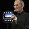 Steve Jobs ob predstavitvi iPada pred slabim letom. Šef Appla velja za enega naj