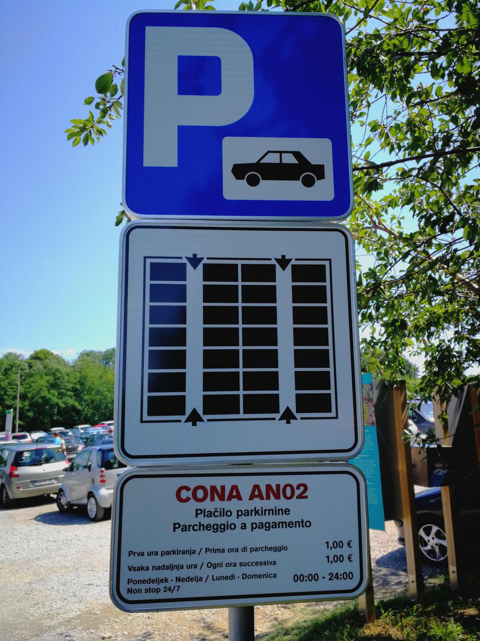 Ankaran parkirnina tabla cenik | Avtor: JC