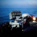 Izraelci na ladji s človekoljubno pomočjo. (Foto: Reuters)