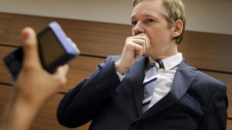 Londonsko sodišče bo zahtevo Švedske za izročitev ustanovitelja WikiLeaksa Julia