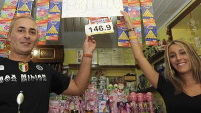 Lastnik bara Giovannino Simonetti se zaradi telefonskih groženj že obrača na pol