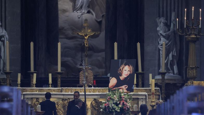 pogreb Nathalie Baye