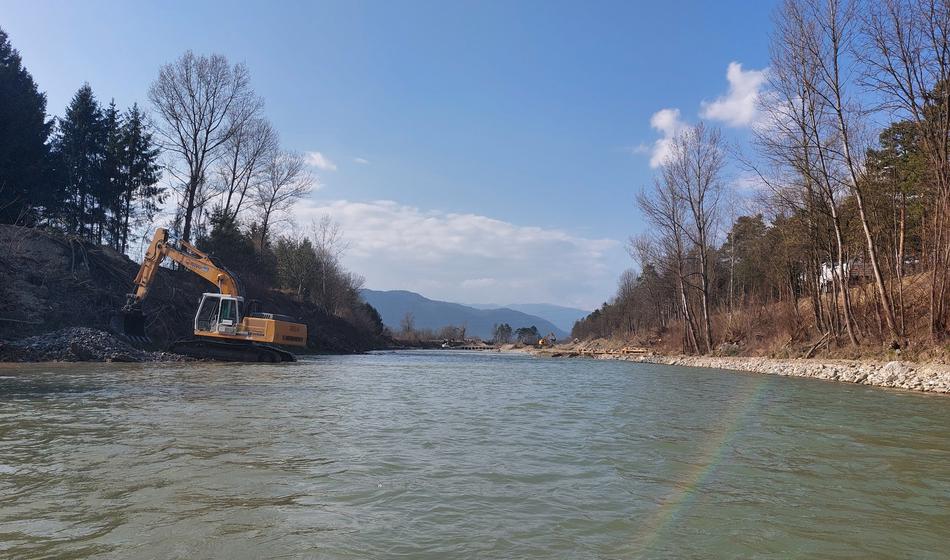 "Država je Savinjo po poplavah spremenila v kanal"