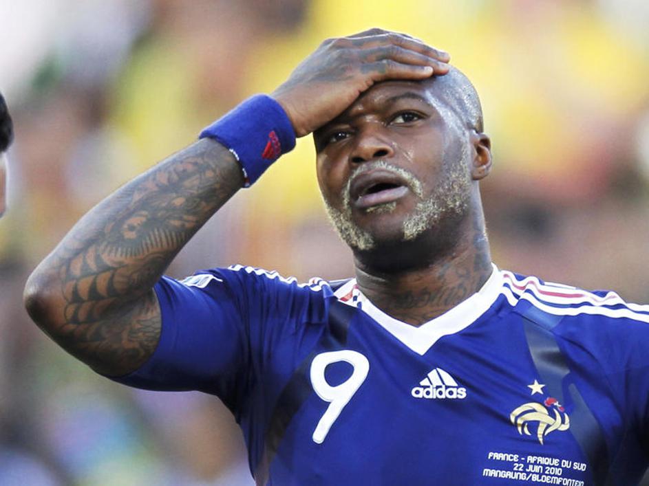 Mimika Djibrila Cisseja ne potrebuje dodatnega komentarja. Ali pač ... Francozi 