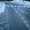 Sneg se je ponekod oprijemal cestišča. (Foto: Diana Bilajac)