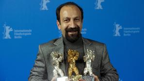 Asghar Farhadi se je razveselil treh medvedov. (Foto: Reuters)