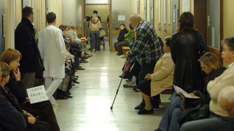 Klinični center zdravniki čakalnica bolniki