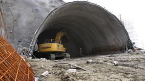 Približno 2,2 kilometra dolg predor Markovec je vreden 64,5 milijona evrov in na