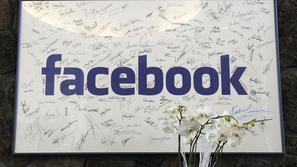Facebook želi revolucionirati način spletnega sporočanja. (Foto: Reuters)