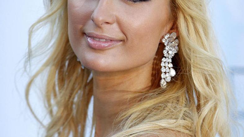 Paris priporočajo naj si priskrbi pištolo. (Foto: Reuters)