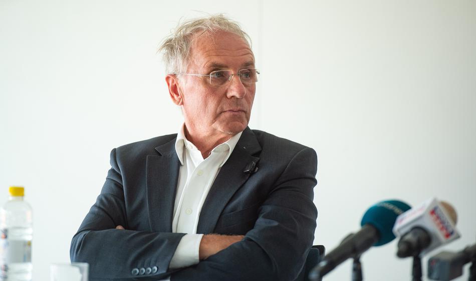 Hojs: "Precej jim teče voda v grlo"