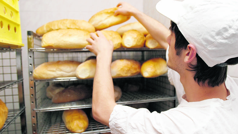 Podražitev kruha so sprožile višje cene surovin. (Foto: Nik Rovan)