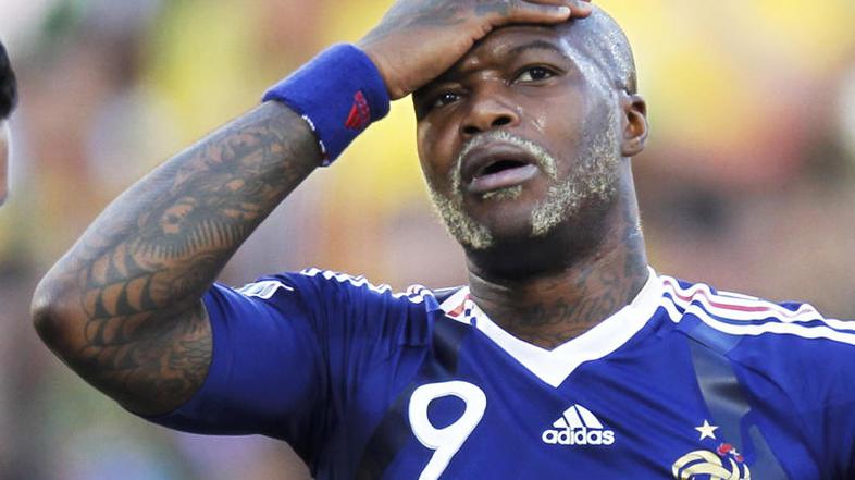 Mimika Djibrila Cisseja ne potrebuje dodatnega komentarja. Ali pač ... Francozi 