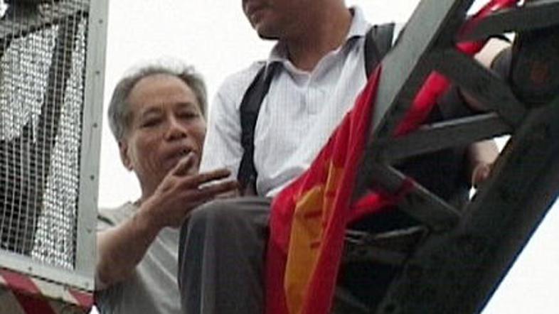 To je sloviti most, na katerem je maja prišlo do incidenta, ko je upokojeni kita