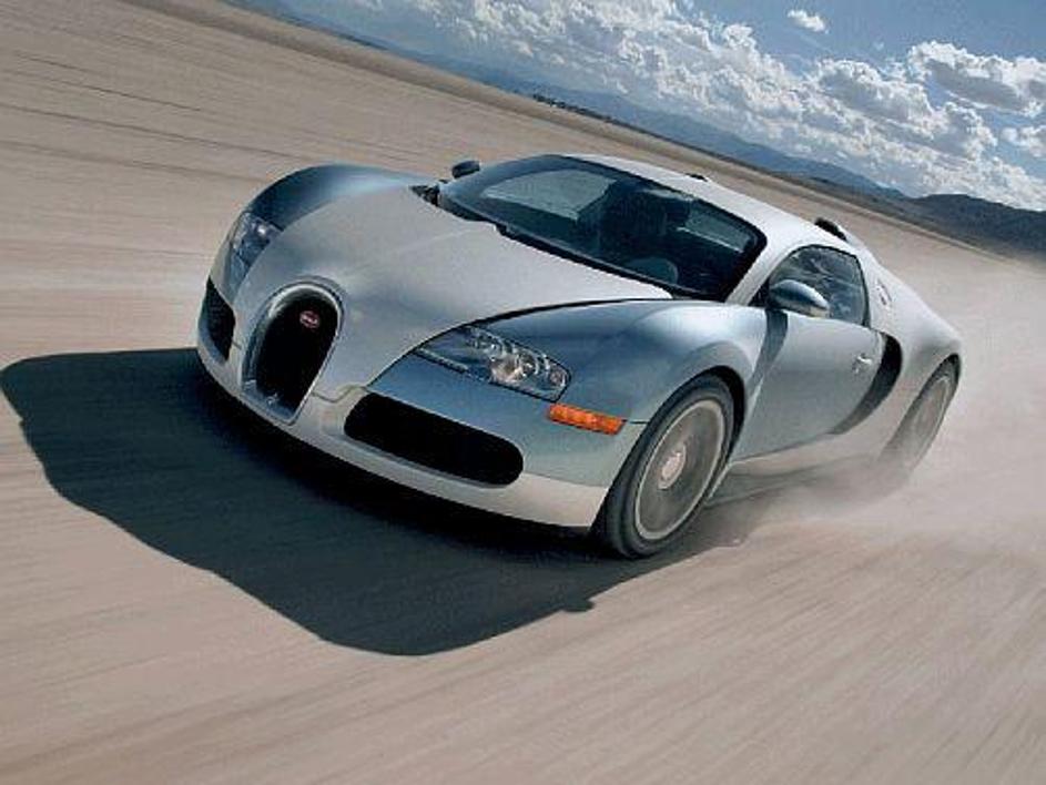 Bugatti veyron zmore več kot 400 kilometrov na uro.