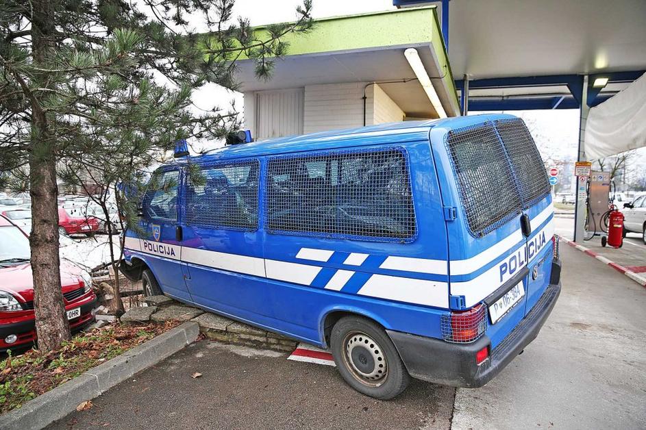 Nesreča policistov na nujni vožnji