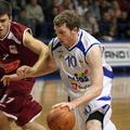 Jack Ingram se po avanturi na Poljskem vrača pod slovenske obroče.