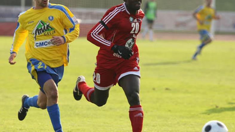 Dvoboj v Šiški med Interblockom in Celjem se je končal brez zmagovalca.