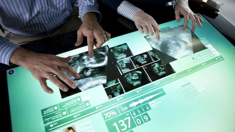 Miza-računalnik SUR40