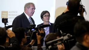 Fahey Wada Fourneyron novinarska konferenca Pariz mediji novinarji kamera kamere