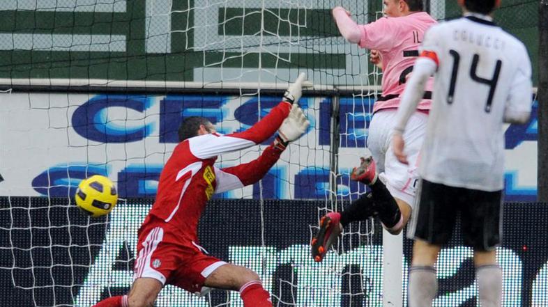 Iličić je svoj peti gol v Italiji dosegel s peto. (Foto: EPA)