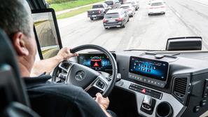 Mercedes-Benz asistenčni sistemi