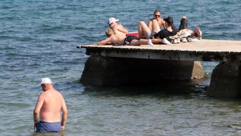 Turisti na Jadranu polnijo časopisne strani, posvečene črni kroniki.