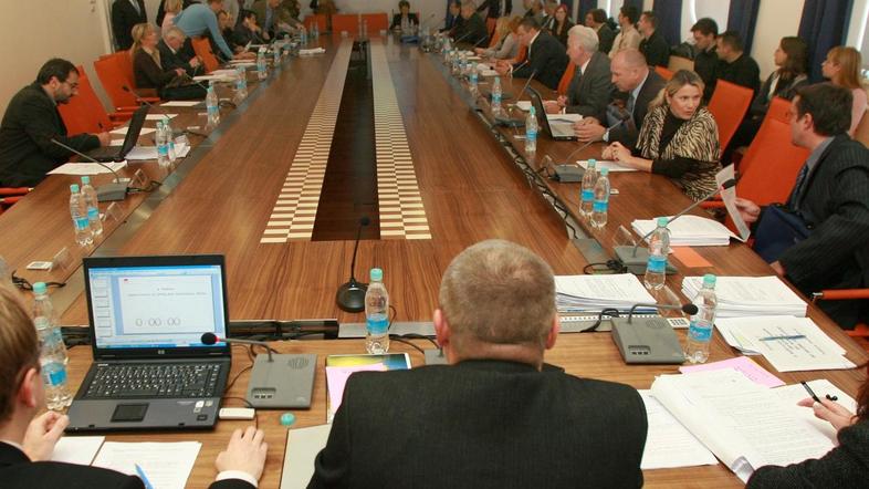 Mariborski mestni svetniki bodo danes glasovali tudi o odloku za graditev žičniš