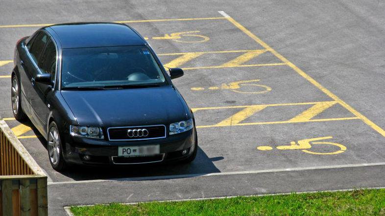 parkiranje, invalidi