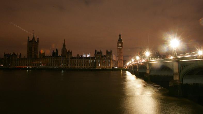 ura za zemljo, london