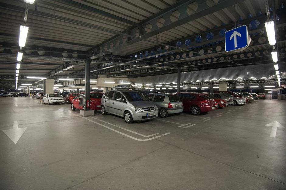 garažna hiša | Avtor: Anže Petkovšek