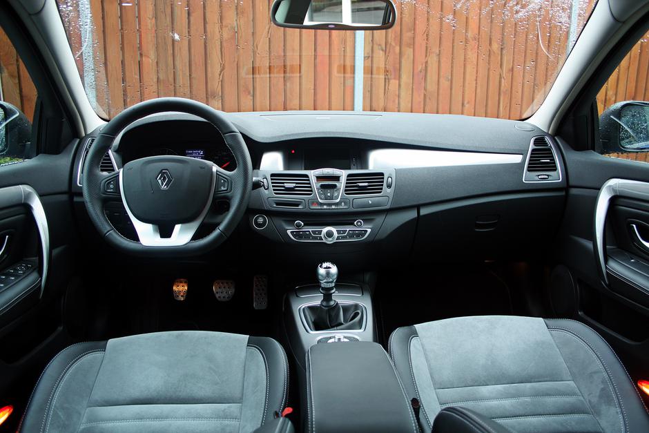 Renault laguna grandtour black edition dCi 180 | Avtor: Žurnal24 main