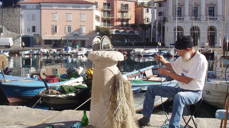 Ali bodo zaradi nerazumnih meril sredstva za priobalno ribištvo ostala neizkoriš