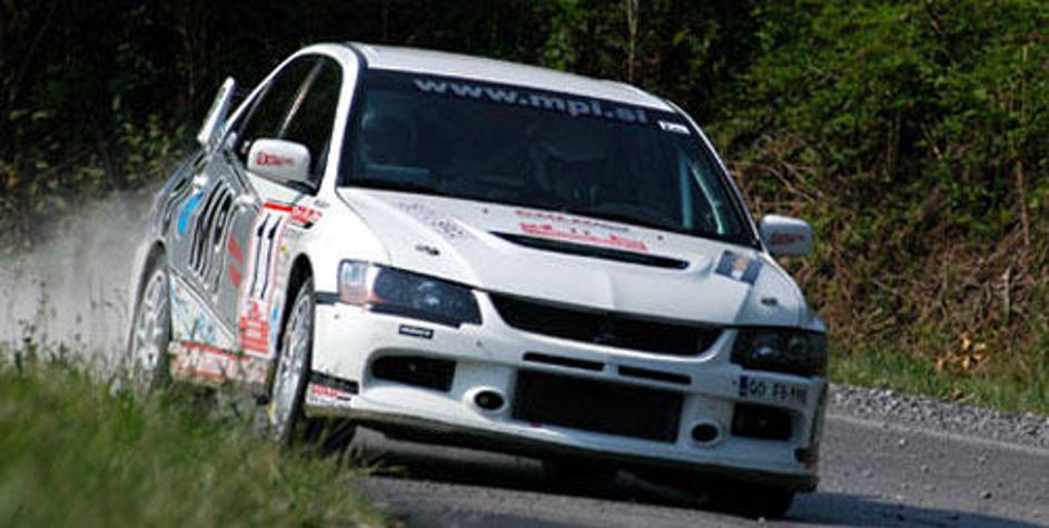 Darko Peljhan po prvem dnevu zaseda tretje mesto.