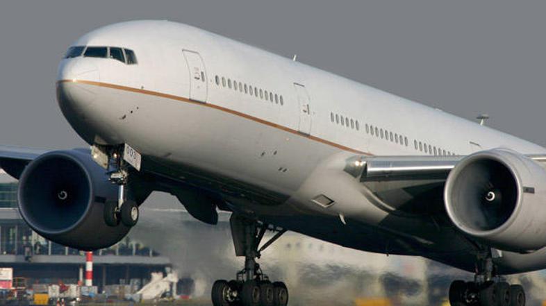 Letalo v vzletu je prizor, ki ga potniki družbe MyAir včeraj niso videli.