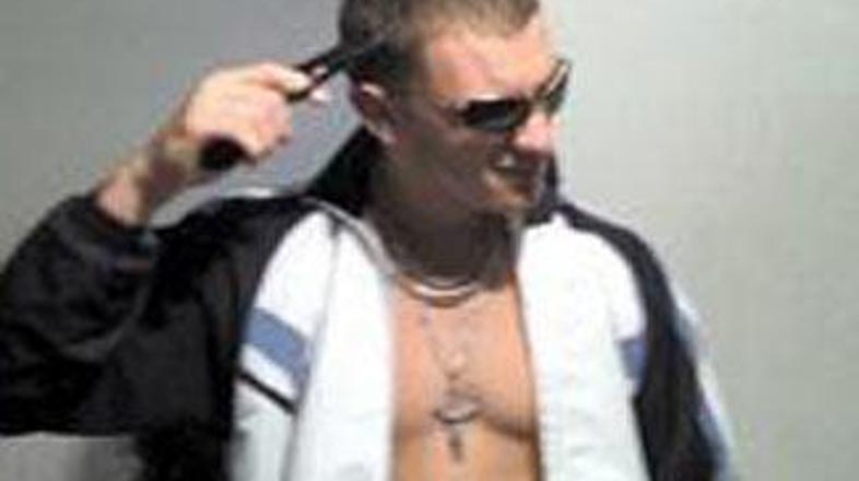 Igor Stanković je svoje igre s pištolo objavil na Facebooku.