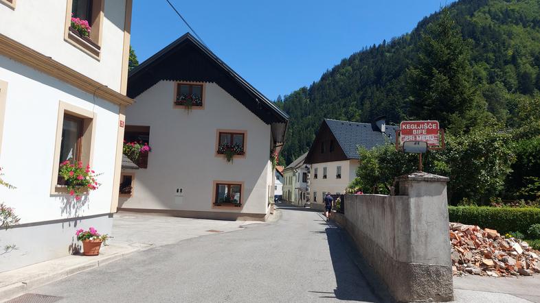 Železniki, ozka cesta