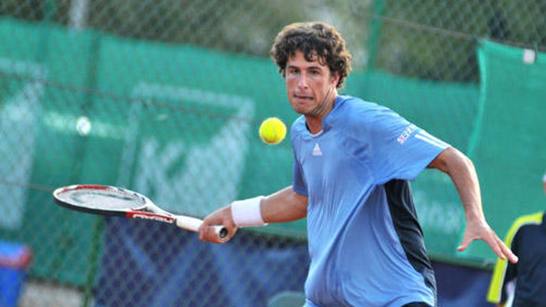 Polfinalist Robin Haase (na sliki) je imel težave z vetrom, finalistoma pa nagaj