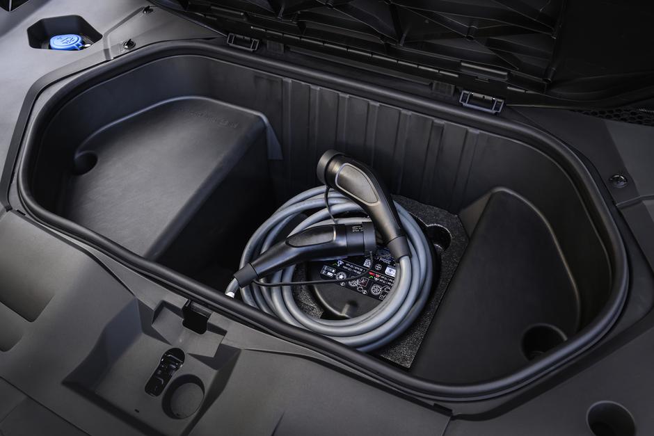 BMW iX3 50 xDrive | Avtor: BMW