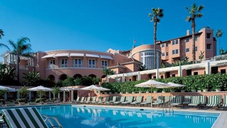Beverly Hills Hotel na Sunset Boulevardu stoji že skoraj sto let.