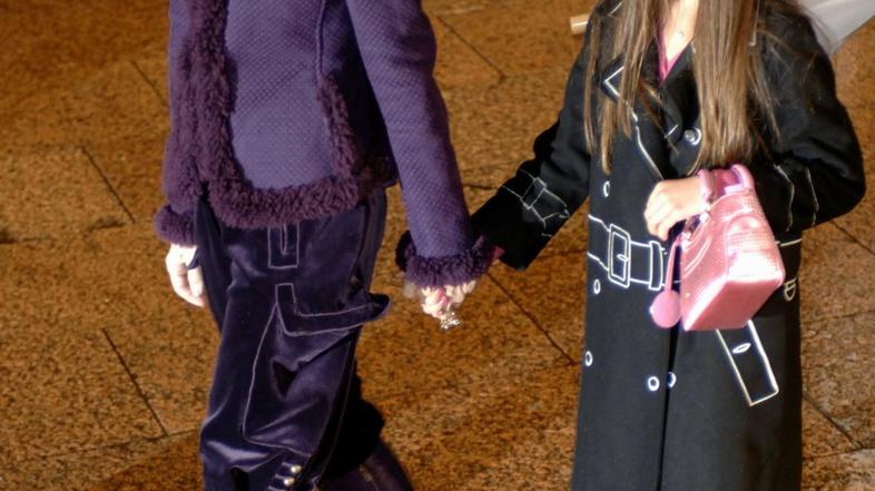 Lourdes meni, da bi se mama lahko kdaj bolj normalno oblekla.