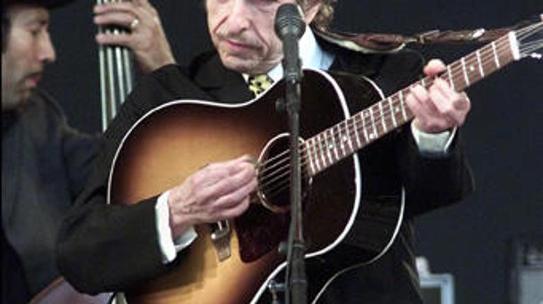 Seznam pevcev, ki ne znajo peti je gotovo še daljši. Tudi sami največkrat prizna