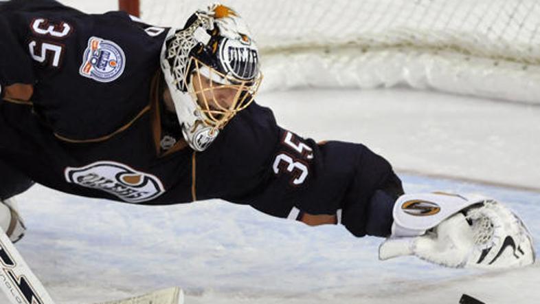 Dwayne Roloson je ubranil 21 strelov na svoja vrata.