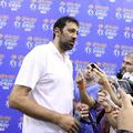 Vlade Divac, Košarka brez meja