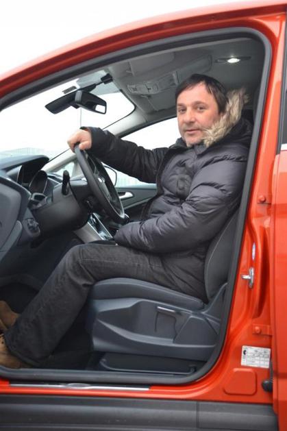 Bojan Emeršič v družinskem zmagovalcu izbora za Žurnalov avto leta 2011 - ford c
