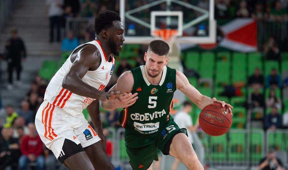 Olimpija se je prebila v četrfinale