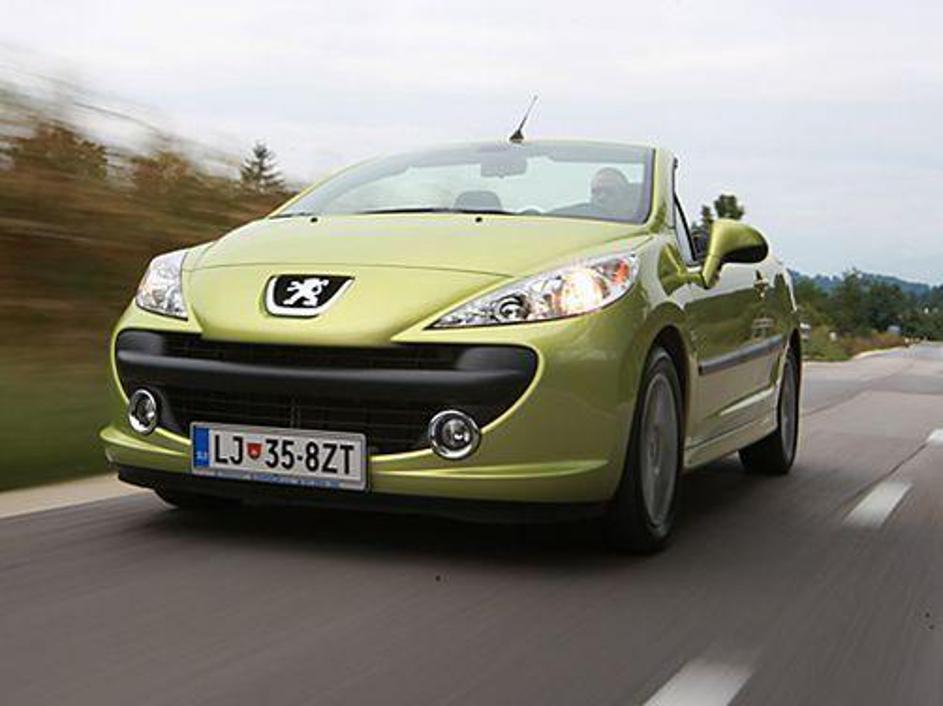 Pri Peugeotu z modelom 207 CC ne računajo le na to, da bodo avtomobil vozile le 