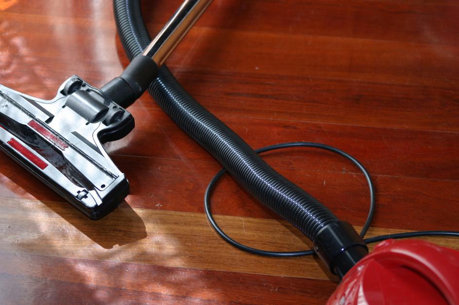 sesalec, sesalnik, čiščenje, preproga, tla