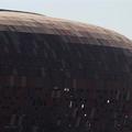Organizatorji krpajo še zadnje luknje na stadionu Soccer City. (Foto: Reuters)
