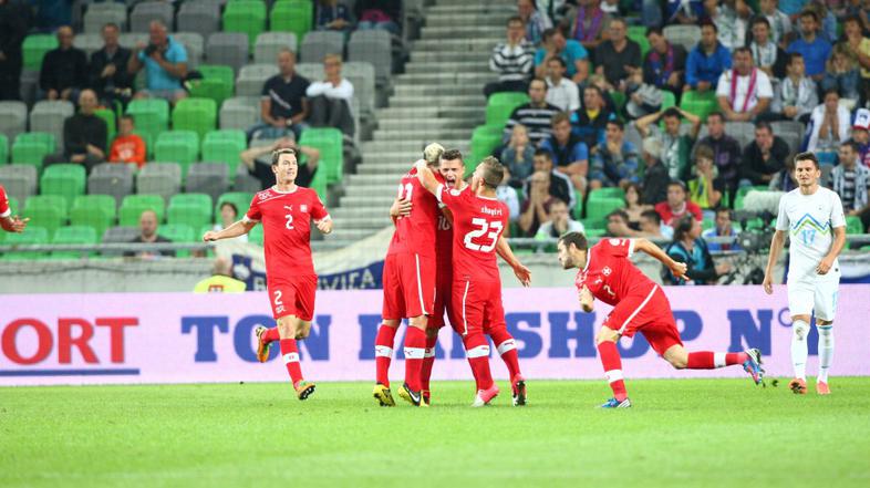 Slovenija Švica Xhaka veselje zadetek